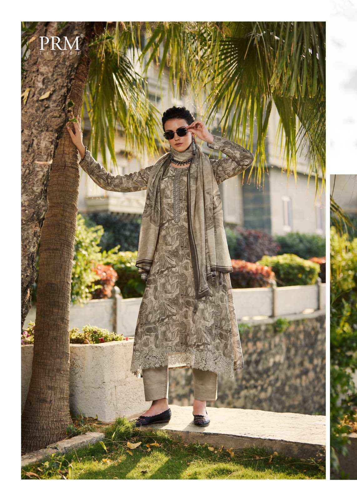 PRM TRENDZ INAAYA MUSLIN SILK DIGITAL PRINT WITH FANCY WORK SUIT (8 pcs catalog )