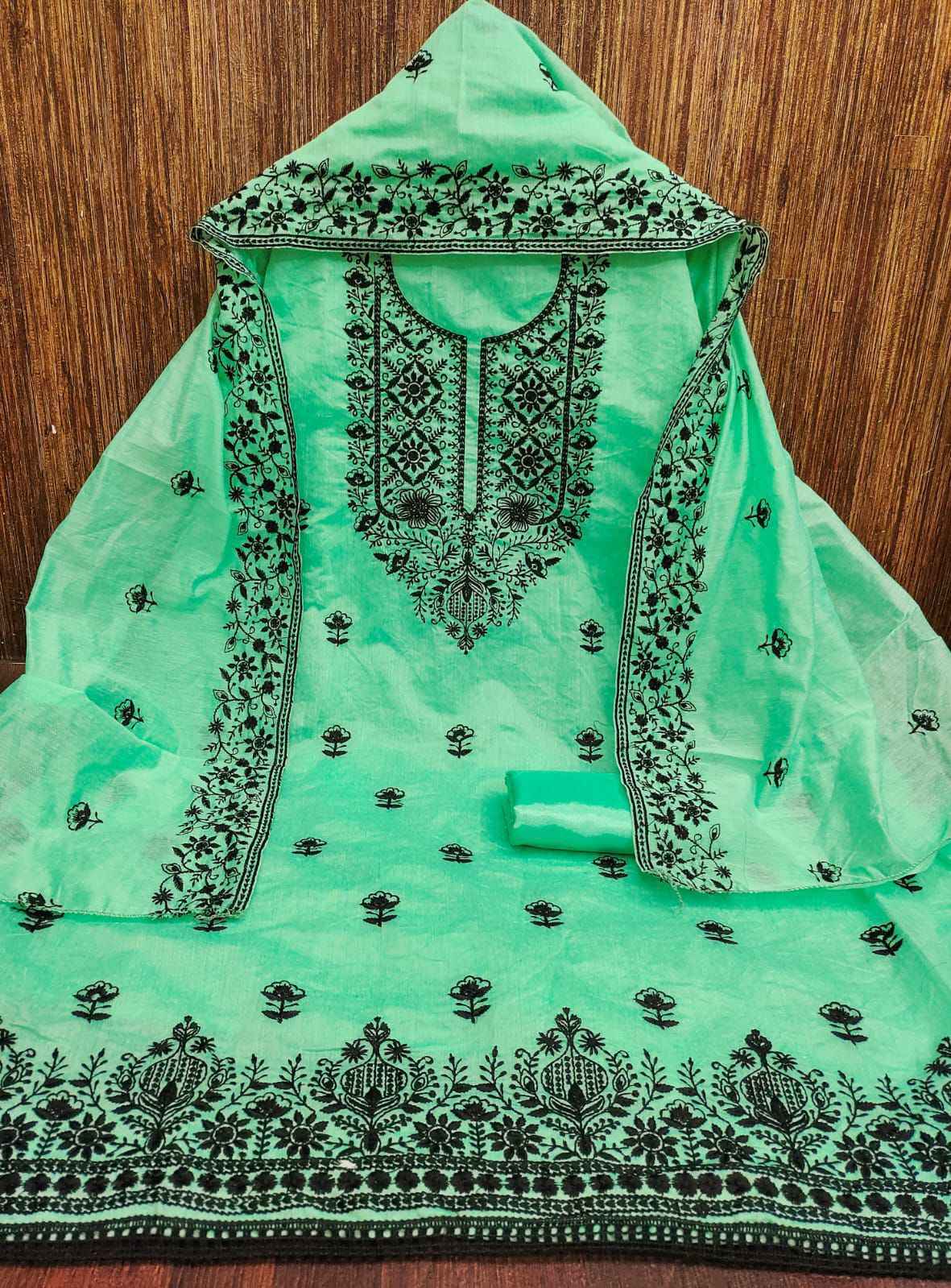 Siyapati Heavy Chanderi Neck Embroidery Non Catalogue Surat Wholesale ( 5 Pcs Set )