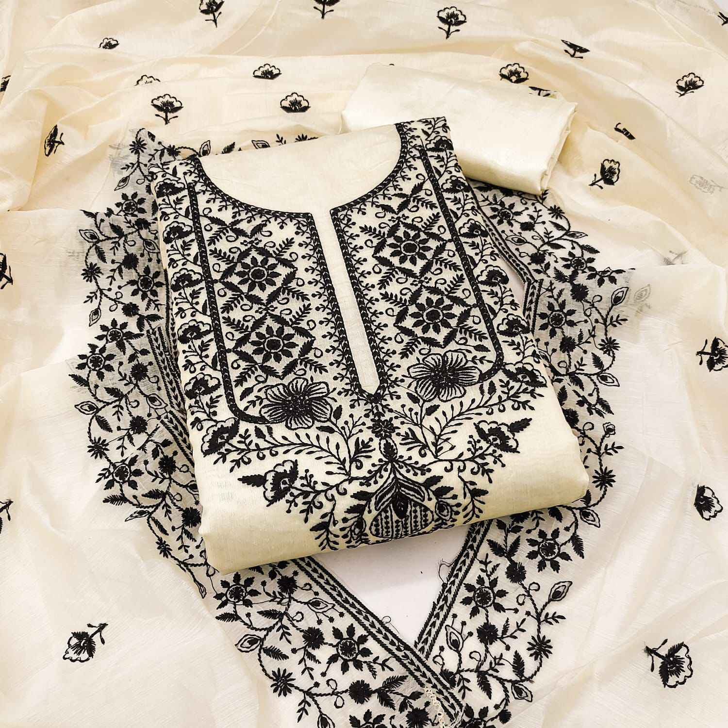 Siyapati Heavy Chanderi Neck Embroidery Non Catalogue Surat Wholesale ( 5 Pcs Set )