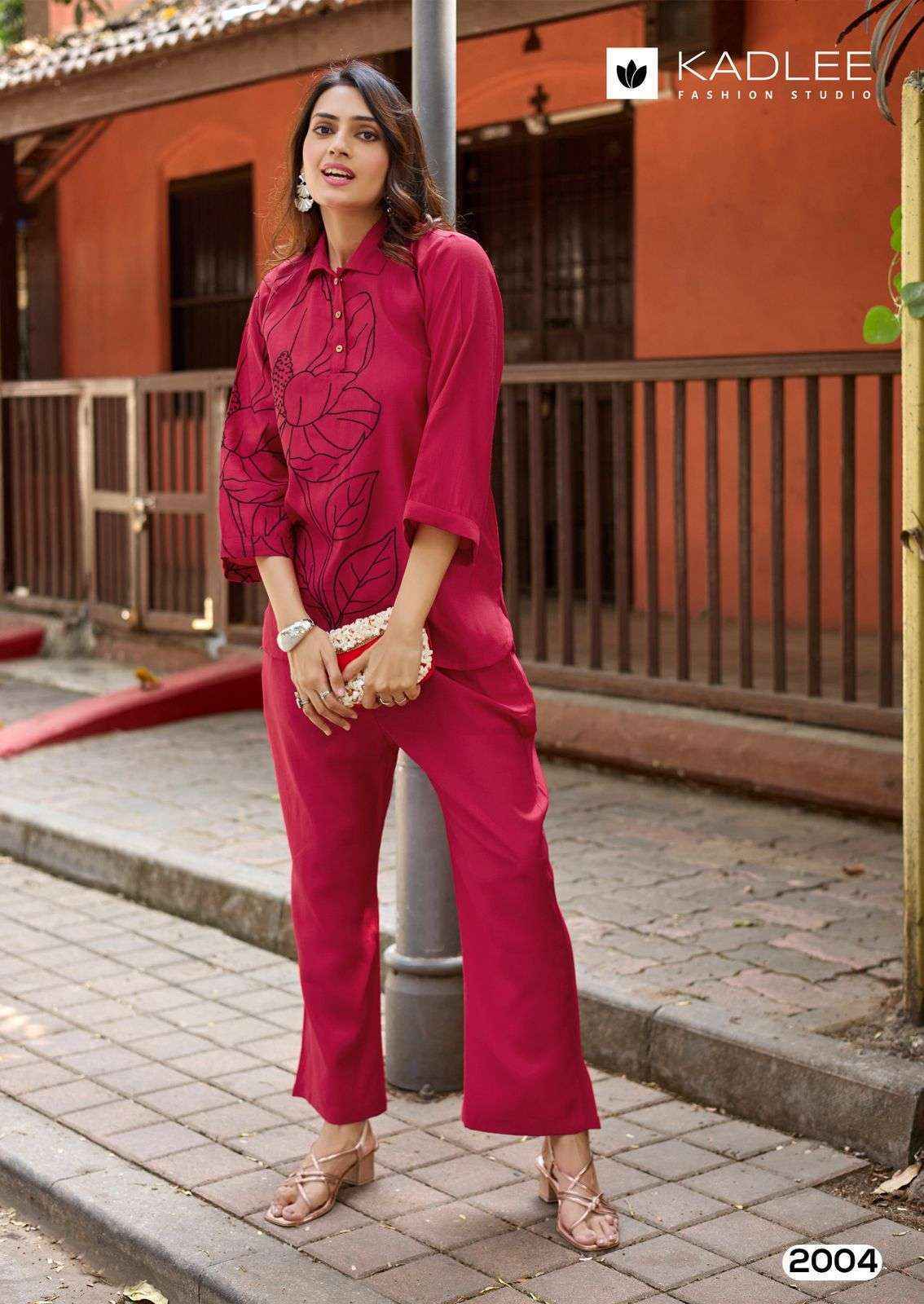 Kadlee Fashion Golden Lady Viscose Readymade Suits