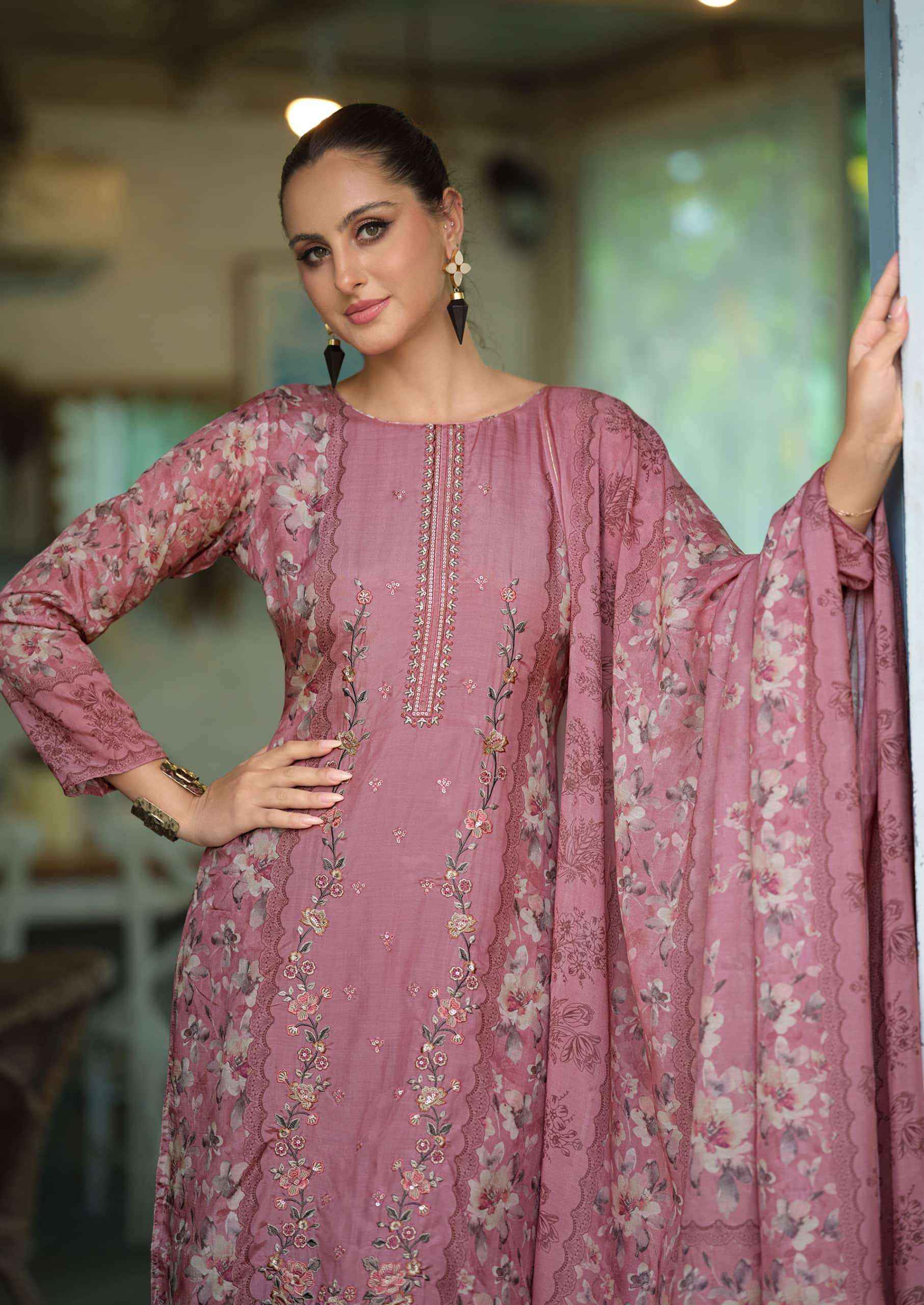 The Harmitage Shop Mazdaar Exclusive Designer Lawn Dress _ Surat Textile Bazaar ( 4 Pcs Catalog )