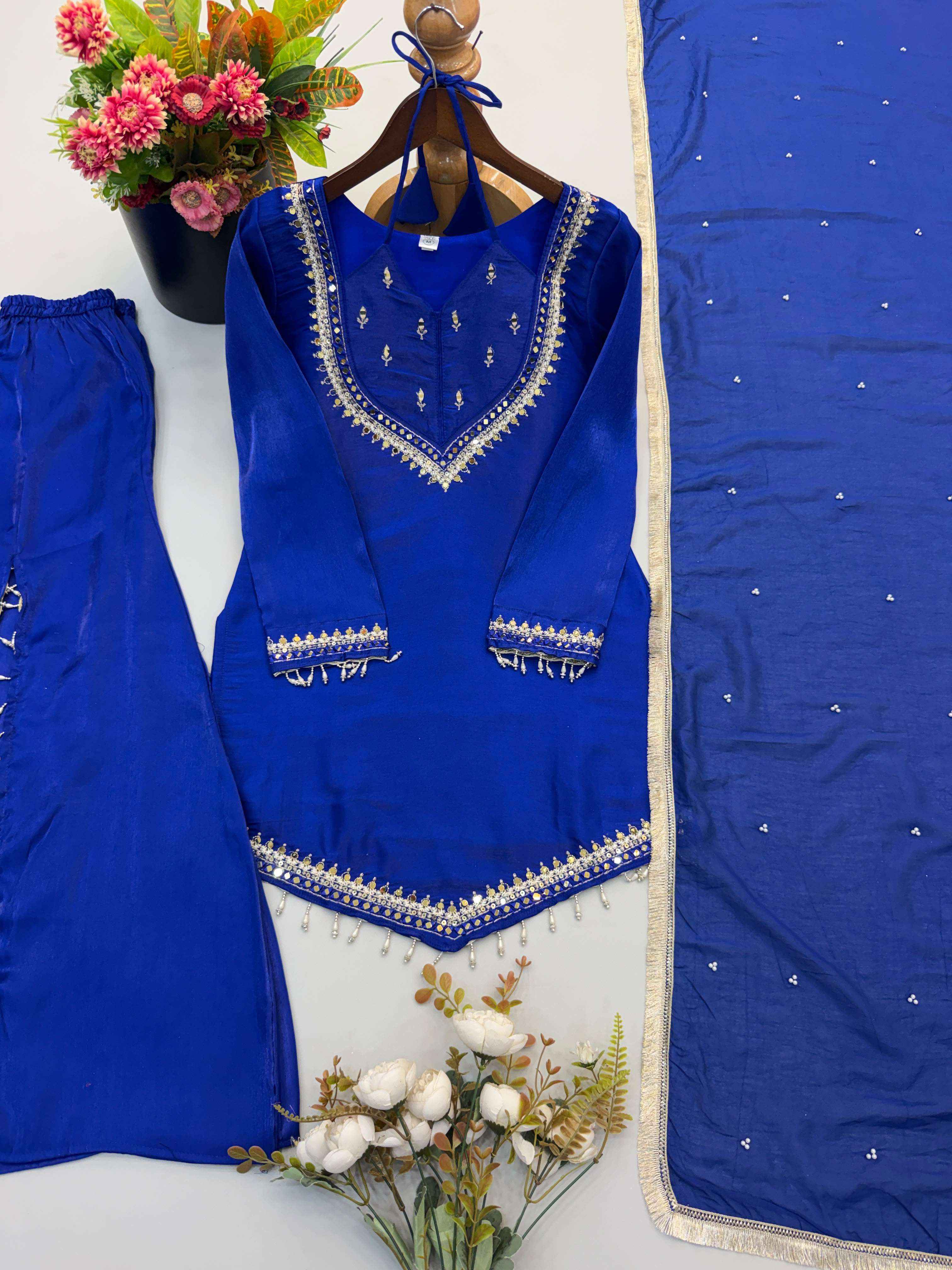 JF 054 SILK BEAUTIFUL DESIGNER LOOK PARTY WEAR LADIES SUIT