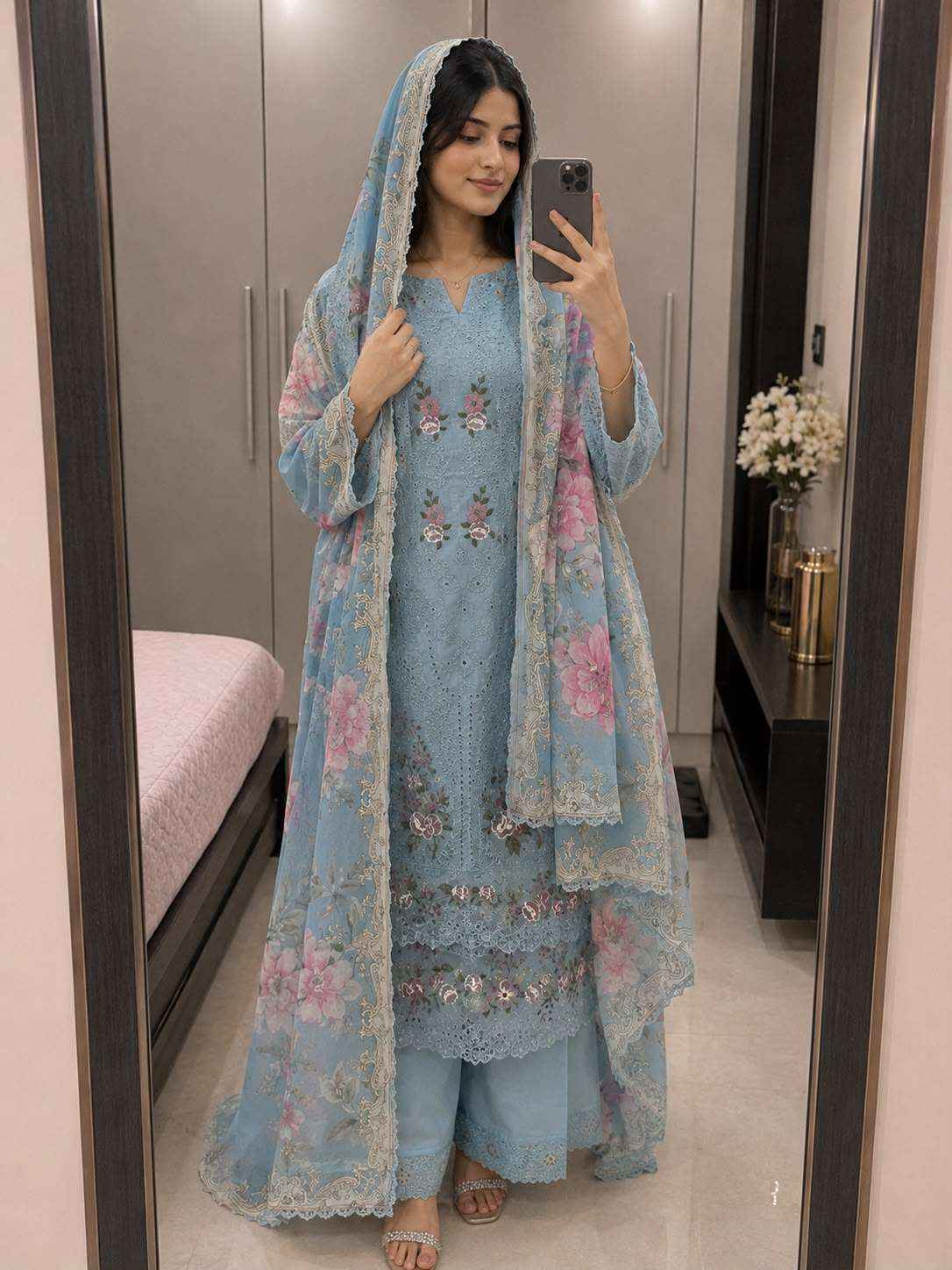 Saniya Trendz 7211 Efgh Chikankari Work Pakistani Suits 4 Pcs Catalog